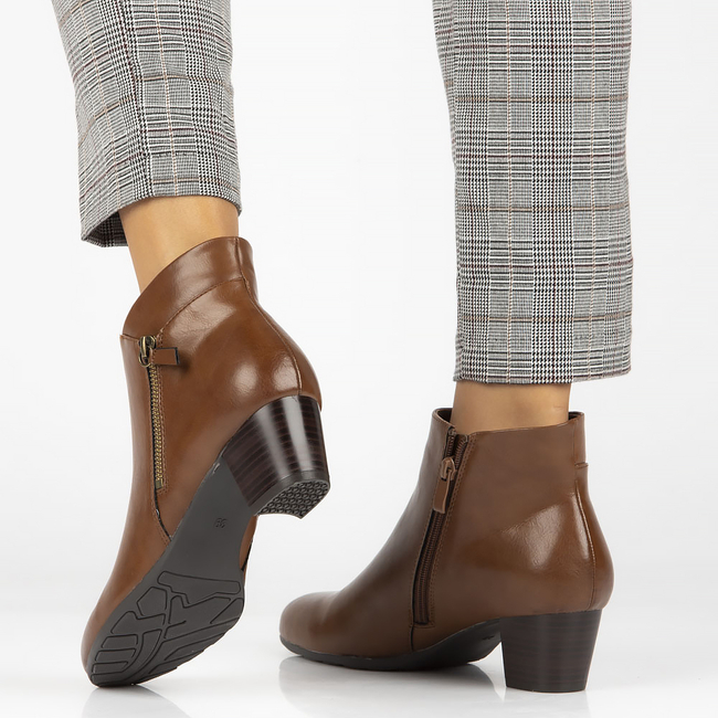 Botki na słupku Filippo DBT4223/22 BR brązowe