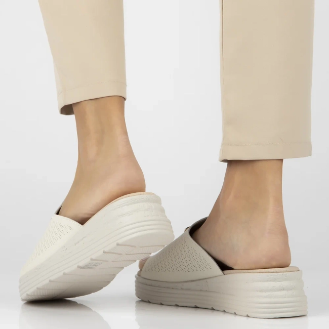 Leather flip-flops Filippo DK6710/25 BE beige