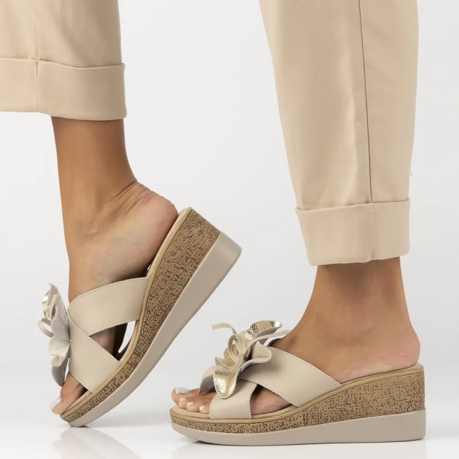 Leather flip-flops Filippo DK7039/25 BE beige