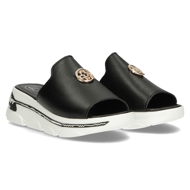 Skórzane klapki Filippo DK3872/22 BK czarne