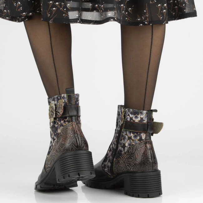 Leather ankle boots Laura Vita corineo 31 black