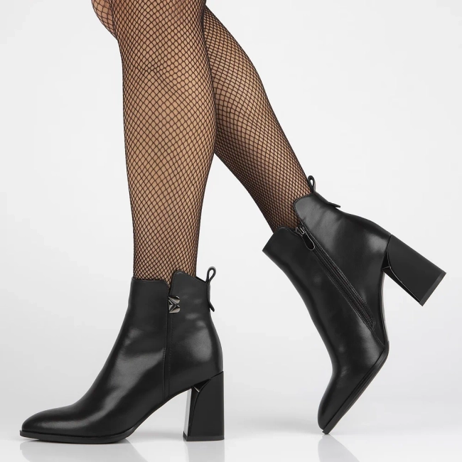 Leather ankle boots Filippo DBT6578/24 BK black