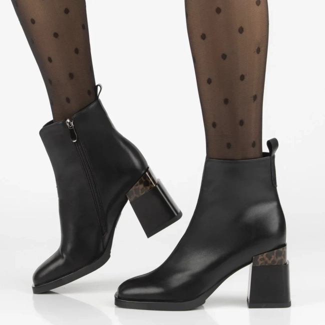 Leather ankle boots Filippo DBT7353/25 BK black