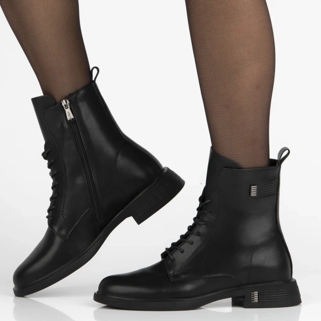 Leather ankle boots Filippo DBT7201/25 BK black