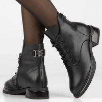 Leather ankle boots Filippo DBT6413/24 BK black