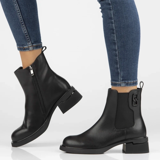 Leather ankle boots Filippo DBT6554/24 BK black