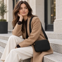 Black handbag Aria