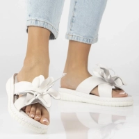 Skórzane klapki Filippo DK7762/26 WH białe