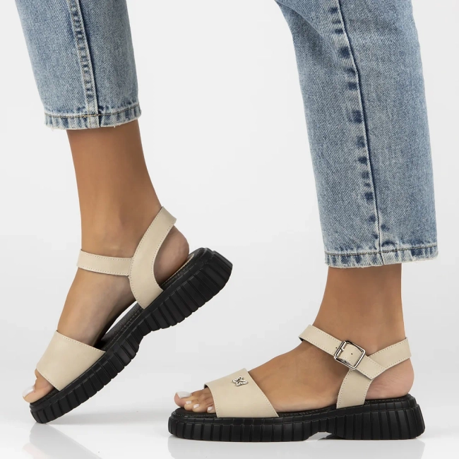 Leather sandals Filippo DS6811/25 BE beige