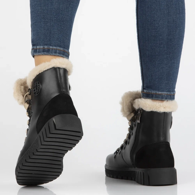 Leather ankle boots Filippo DBT6363/24 BK BE black