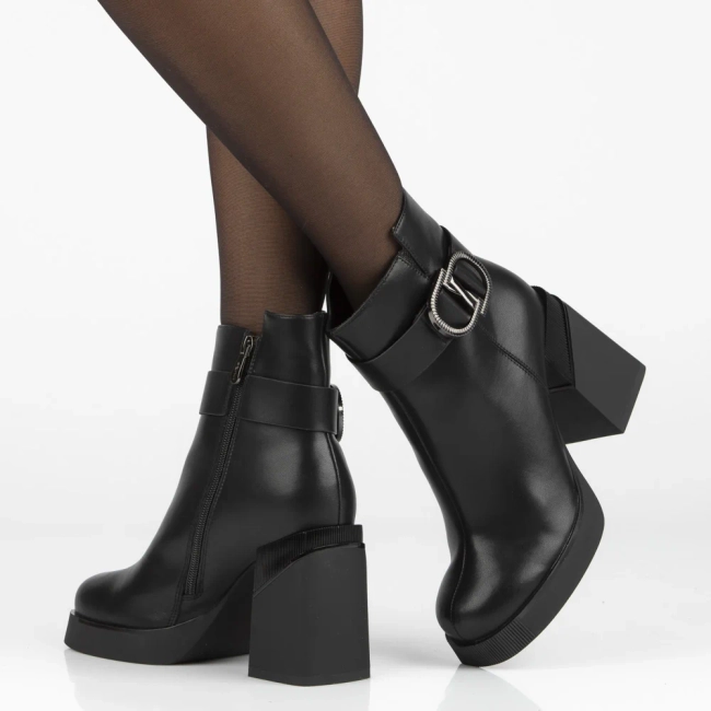 Leather ankle boots Filippo DBT7183/25 BK black