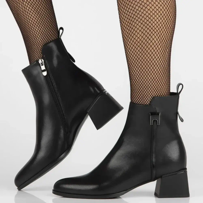 Leather ankle boots Filippo DBT6594/24 BK black