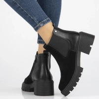 Leather ankle boots Filippo DBT6464/24 BK black