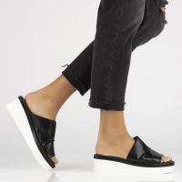 Skórzane klapki Filippo DK6147/24 BK czarne