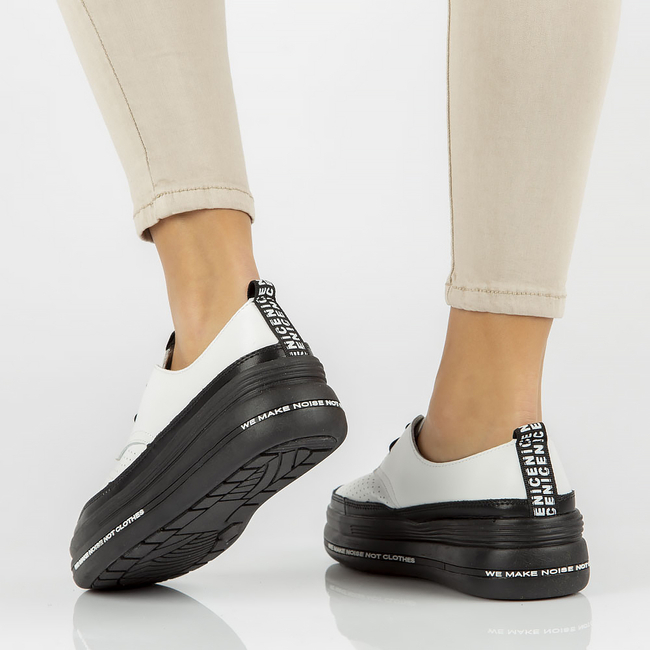 Skórzane półbuty Filippo DP3624/22 WH białe