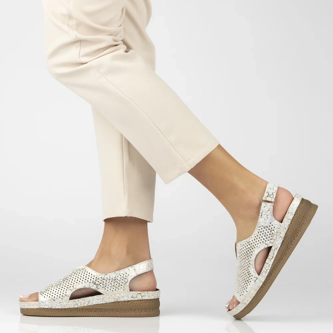 Leather sandals Maciejka L4494-35/00-1 silver