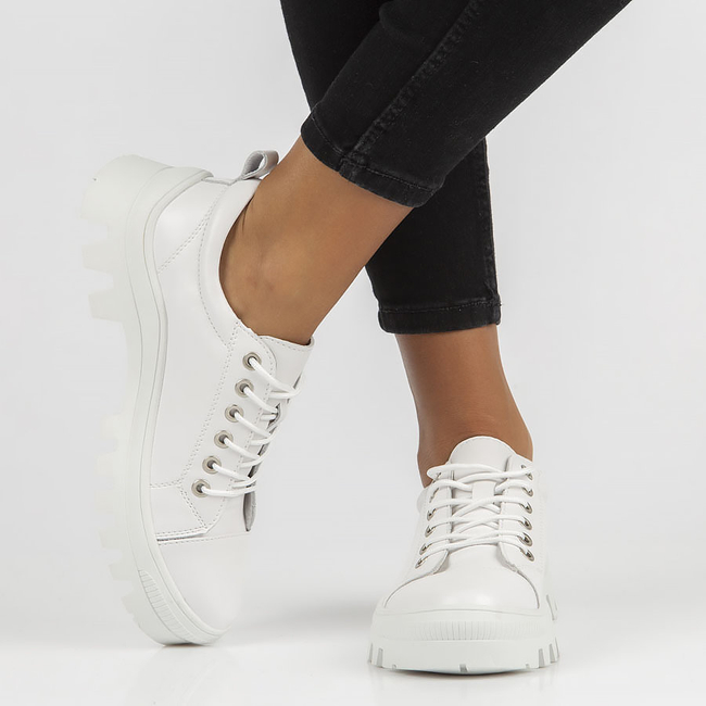 Leather sneakers FILIPPO DP3522/22 WH białe