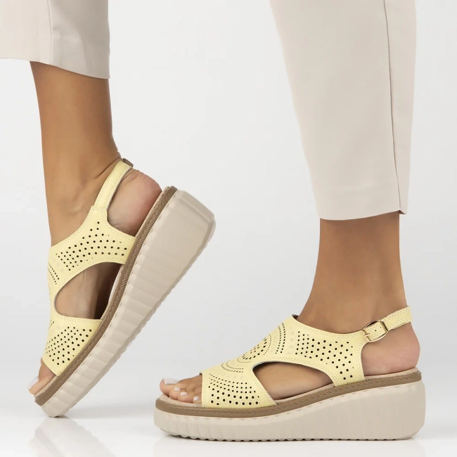 Leather sandals Filippo DS6819/25 YL yellow