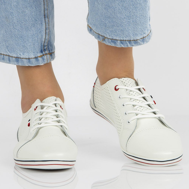 Leather shoes Filippo DP009/21 WH white