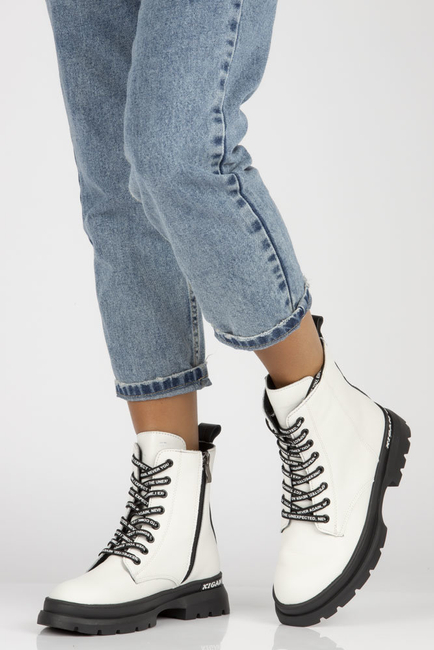 Leather ankle boots Filippo DBT3974/22 WH white