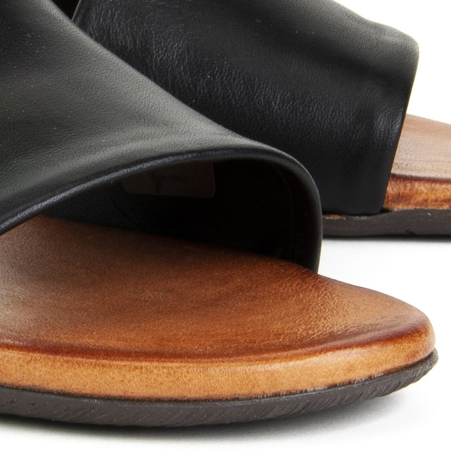 Klapki Piazza 900582 1-37 Black