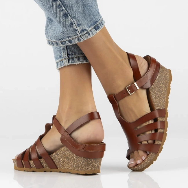 Leather sandals Yokono CADIZ-305 VAQ NUEZ brown