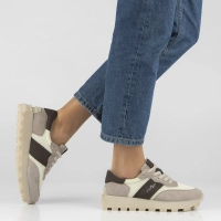 Skórzane sneakersy na platformie Filippo DP7561/26 BE beżowe
