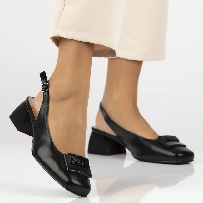 Leather pumps Filippo DP6945/25 BK black