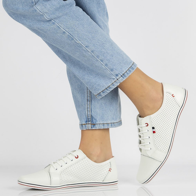 Leather shoes Filippo DP009/21 WH white