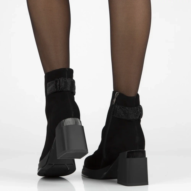 Leather ankle boots Filippo DBT7228/25 BK black