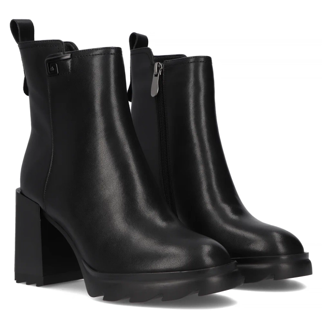 Leather ankle boots Filippo DBT6584/24 BK black