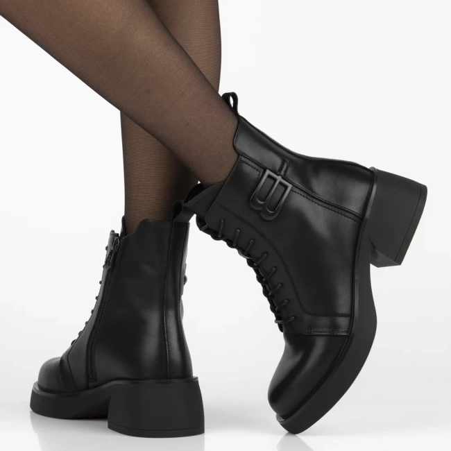 Leather ankle boots Filippo DBT6550/25 BK black