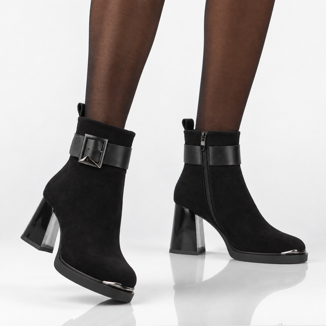 Leather heeled ankle boots Filippo DBT8014/26 BK SU black
