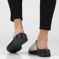 Skórzane klapki Filippo DK7644/26 WH białe