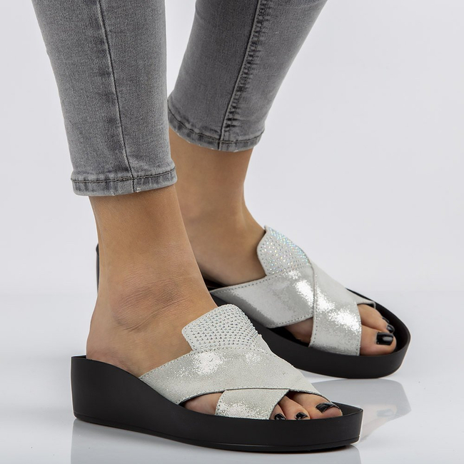 Leather flip-flops Filippo DK1222/20 SI silver