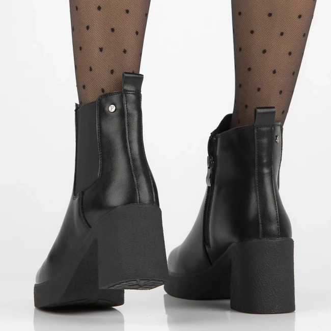 Leather ankle boots Filippo DBT6469/24 BK black