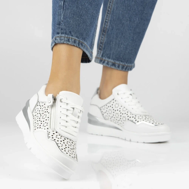 Skórzane sneakersy na platformie Filippo DP7677/26 WH białe
