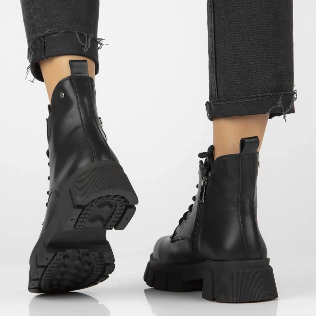 Leather ankle boots Filippo DBT6508/24 BK black