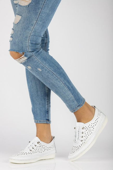 Leather shoes Filippo DP2135/22 WH white