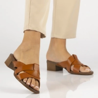 Leather flip-flops Filippo 40236 brown