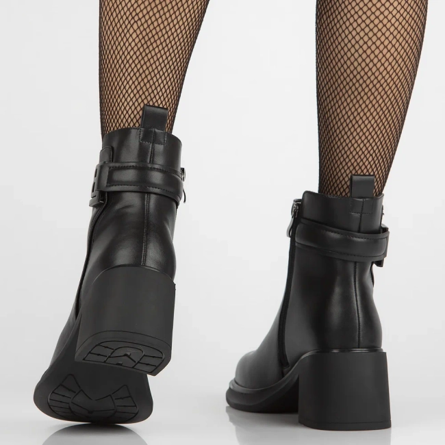 Leather ankle boots Filippo DBT6547/24 BK black