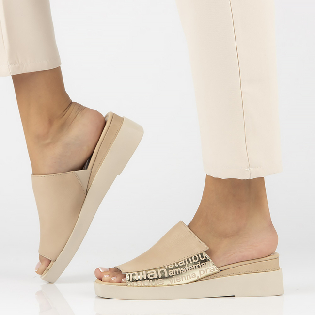 Skórzane klapki Filippo DK3921/22 BE beżowe