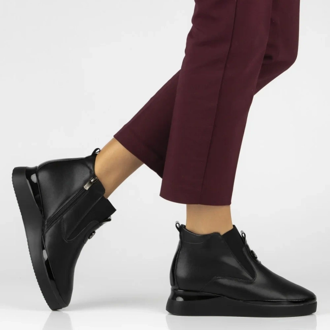 Skórzane botki na platformie Filippo DBT7394/25 BK czarne