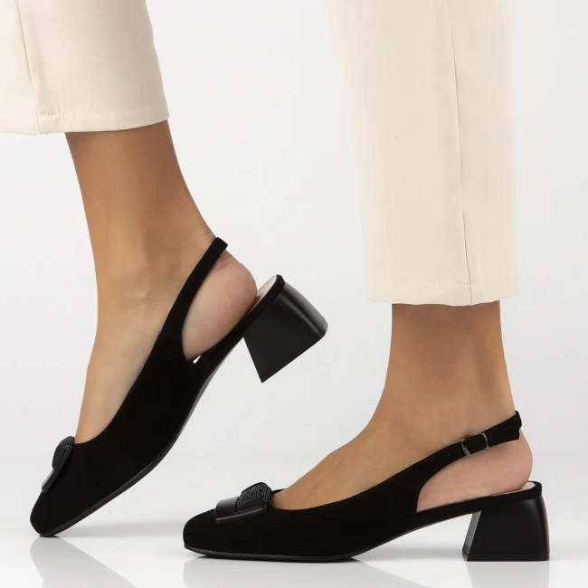 Leather pumps Filippo DP6945/25 BK SU black