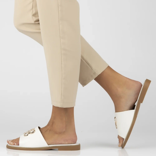 Klapki Filippo DK6905/25 WH białe