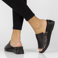 Skórzane klapki Filippo DK3921/22 BK czarne