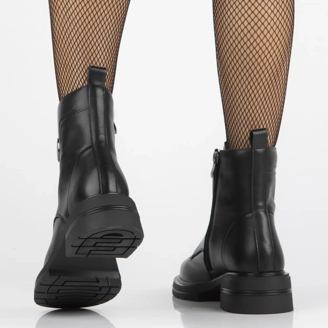 Leather ankle boots Filippo DBT6331/24 BK black