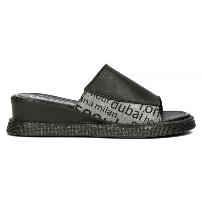 Leather flip-flops Filippo DK4402/23 BK black