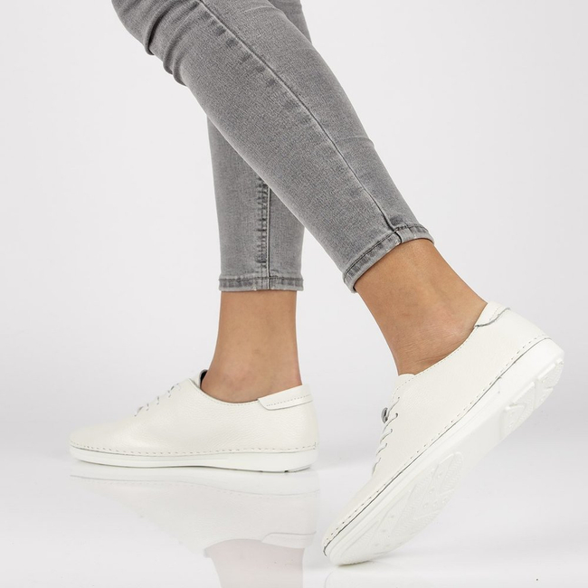 Leather shoes Filippo DP2133/21 WH white