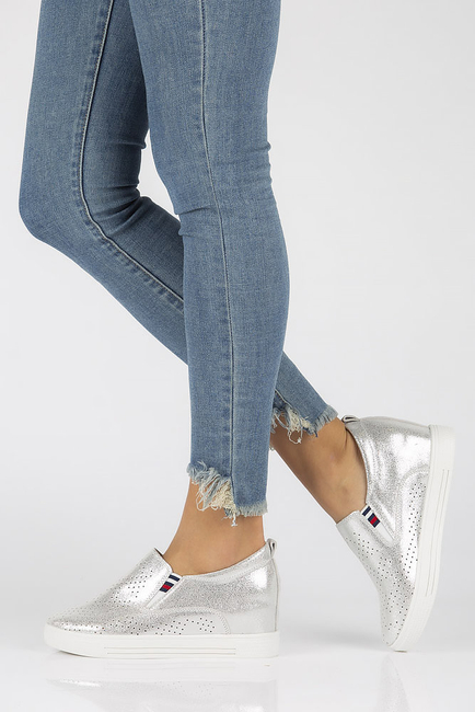 Skórzane półbuty Filippo DP1356/22 SI srebrne